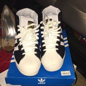 Women’s Adidas Superstars